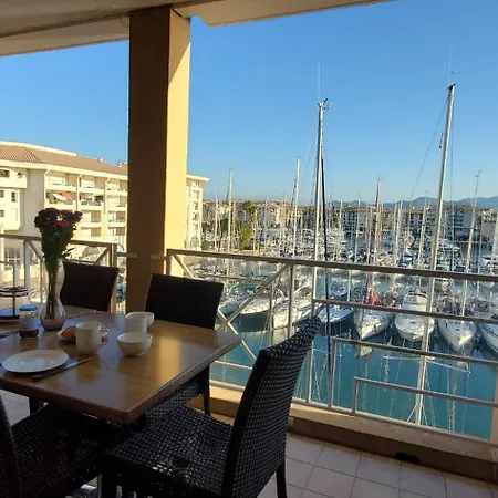 Cap Hermes, Incroyable Vue Sur Le Port,