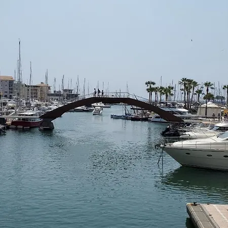 Cap Hermes, Incroyable Vue Sur Le Port, Fréjus